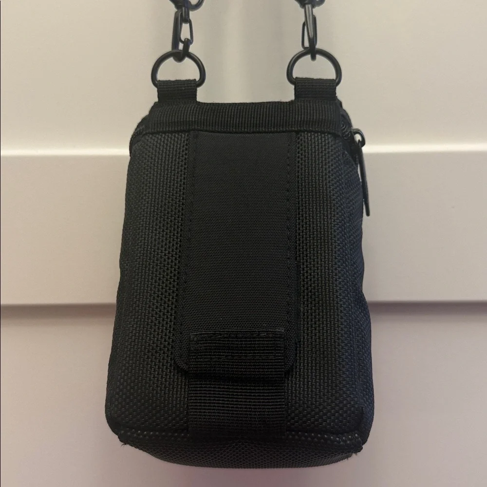 Case Logic Compact Camera Bag Black w/ Adjustable Shoulder Strap Padded Zippered